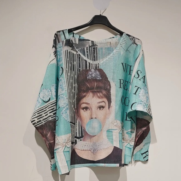 ShopEvelynne Tops - ✨RESTOCKED✨Made in Italy beautiful oversized graphic Tunic